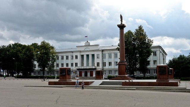 Великие луки сайт администрации. Сайт администрации города Великие Луки. Здание администрации Великие Луки. Здание администрации города Великие Луки. Администрация великих лук.