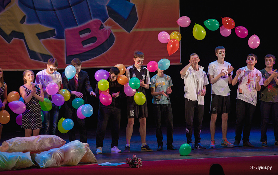 Ст кирпильская. Сборная россии по фидеру. Гигантский мяч тимбилдинг. Веревочный тимбилдинг. Команда лови.