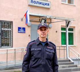 Псковский полицейский помог вернуть домой четвероногого любимца