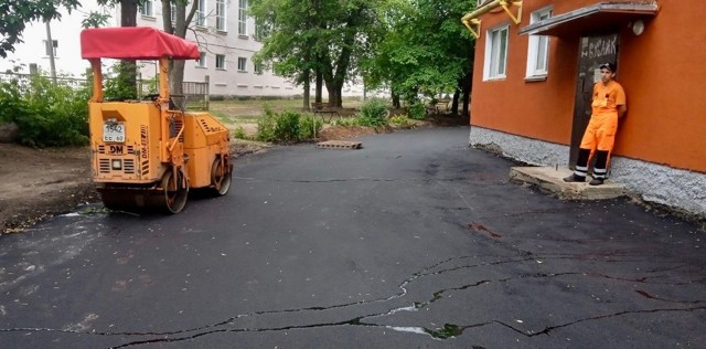 В Великих Луках завершается ремонт двора на площади Калинина – Новости ...