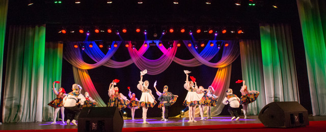 Дк лк великие луки. Феникс великие луки танцы. Зал дк дк в великих луках. Великие луки дк лк 45+-5. Великие луки дк лк 45+-5.