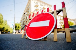 Движение автомобилей по дороге Великие Луки — Новосокольники запретят 24 мая