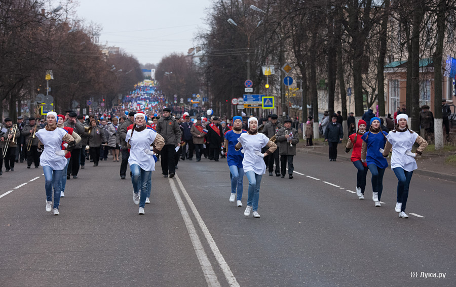 Погода великие луки на март 2024. Погода Великие Луки. 4 Ноября Великие Луки. Трансляция шествия на 4 ноября в г. Великие Луки. Мероприятия город Великие Луки на ноябрь.