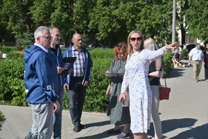 В Великих Луках общественники выявили нарушения на объектах благоустройства